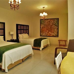 Habitación Estándar con Cama Queen